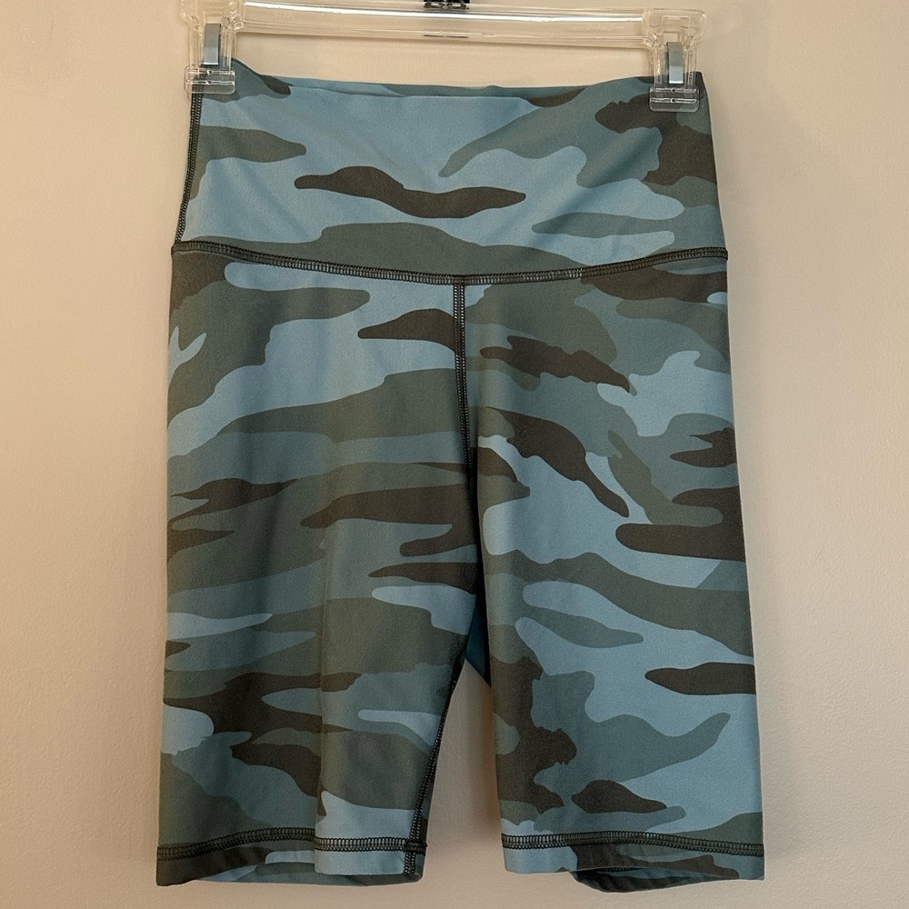 Aerie Move High Waist Camo Biker Shorts - Size M